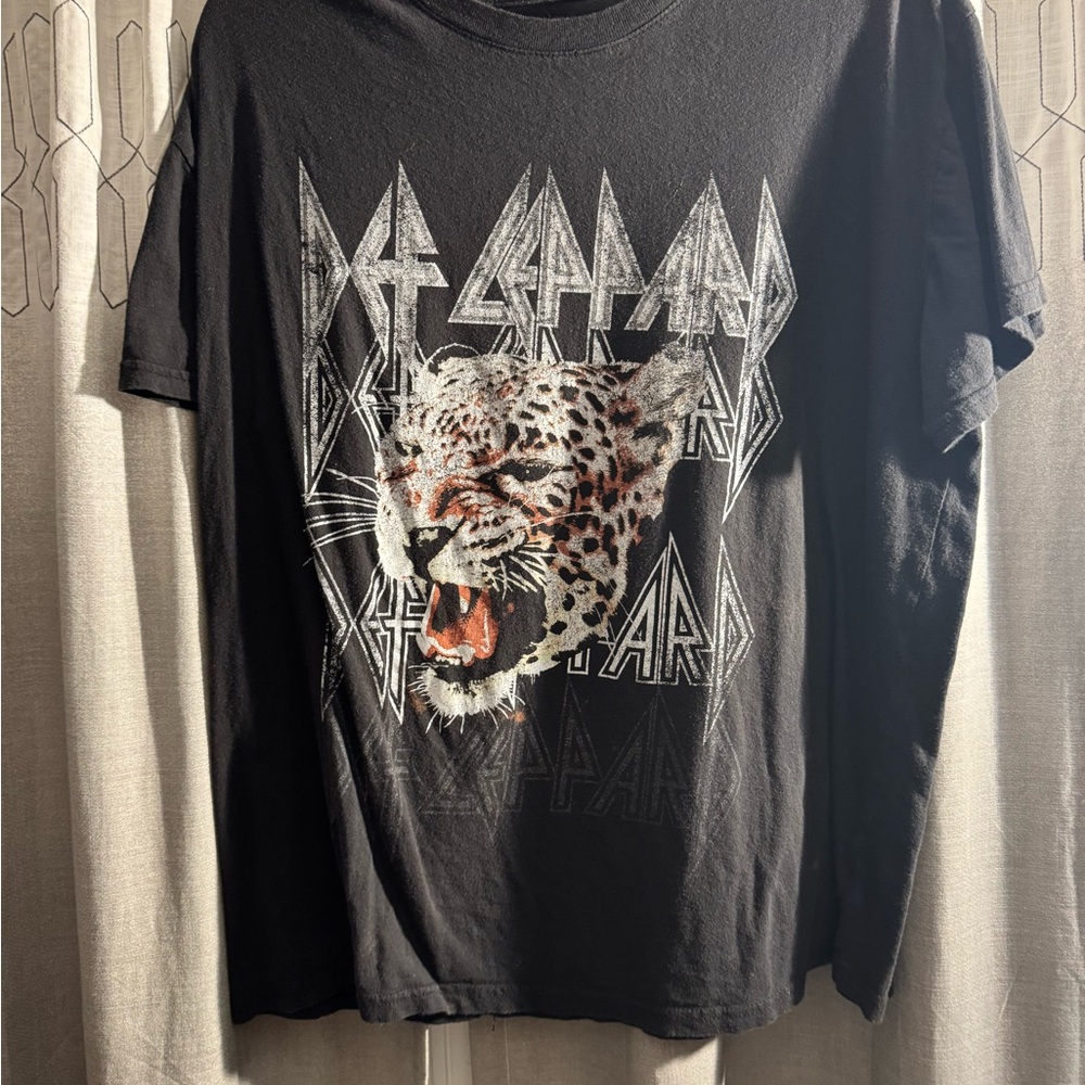 Def Leppard Unisex Black Graphic Tee